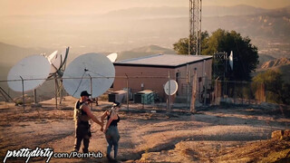 A mexikói szexbomba kefél a határőrökkel