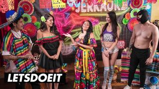 Sophia Leone és Natalia Nix fiatal csajai vadul forró orgiában
