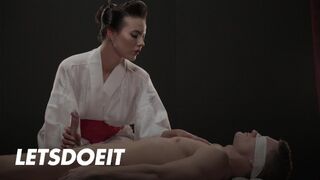 Vanessa Decker cseh bombázó elcsábítja Max Diort vad, forró lovaglással