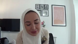 Forró egyiptomi milf titkos viszonyt folytat kollégájával egy szenvedélyes szexben