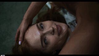 Parasited - Jia Lissa és Josephine Jackson fertőzötten forrón csókolóznak egy vad, tiltott jelenetben