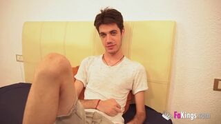 Cassandra hatalmas popsijával nagy farkakat kíván a FaKings legújabb videójában