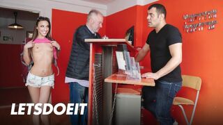 Buzgó Kaland a Forró Csavargóval a Forró Szállóban