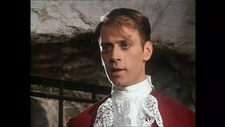 Marquise de Sade nyitójelenetében Rocco Siffredi vastag farkát szívja Rosa Caracciolo és a többi lány egy vad, retró orgiában