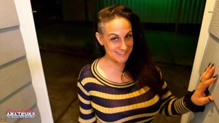 Egzotikus, dögös MILF Kali Ryder masztizik és dongot használ a Brand New Amateurs legújabb castingján